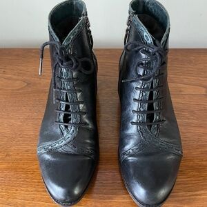 Spring Step Leather Lace Up Two-Tone Leather  Booties -Jaru - Size: EU36 (5.5-6)